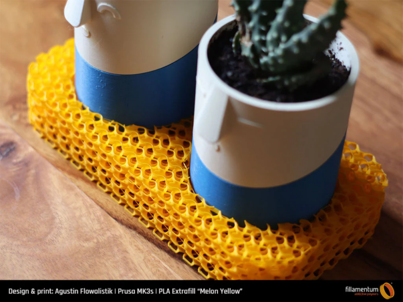 PLA_Extrafill_Melon_Yellow_Agustin_Flowalistik_Gyroid_Stand_1-Portugal-Espana-Evolt-Impressao-3D